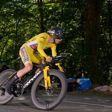 Gele trui andere sportfotografie.jpg